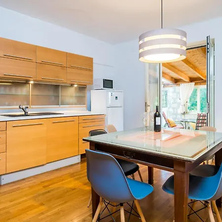 בית נופש Gorgeous In With Kitchen דוברובניק